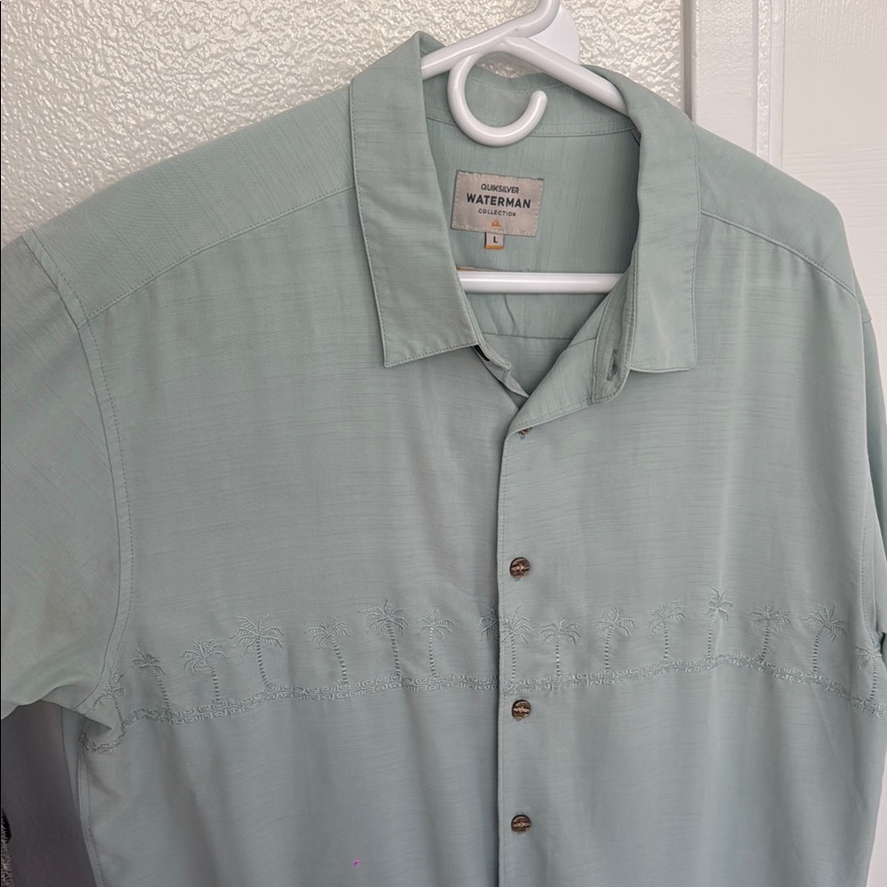Quiksilver Waterman Men's Green Shirt Size L Comfort Fit